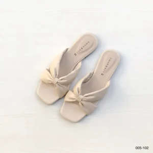 Soft Bow Slide Sandals In Pearl