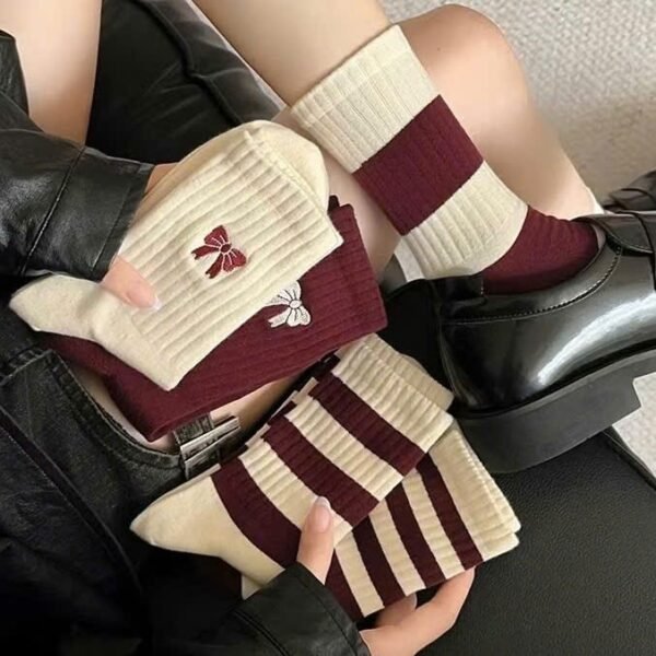 sg-11134201-821ds-mhamc6hy8yrsa8 Set of 5 Women High Collar Bow Pattern Socks