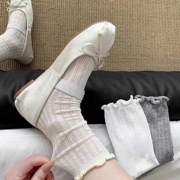 sg-11134201-8259d-mfwl88e32b63ed Set of 5 Women Elegant Pattern High Collar Socks